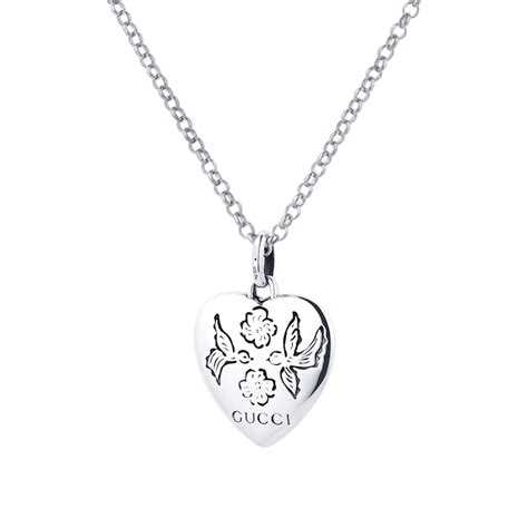 gucci exclusive blind for love heart necklace on women|blind for love gucci wallpaper.